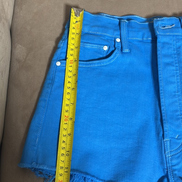 Mother short-Tune Up Bona Fide Frayed Hem Denim Shorts - Picture 8 of 17